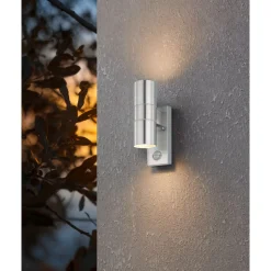 Eglo LED-Außenwandleuchte Riga mit Bewegungsmelder silber