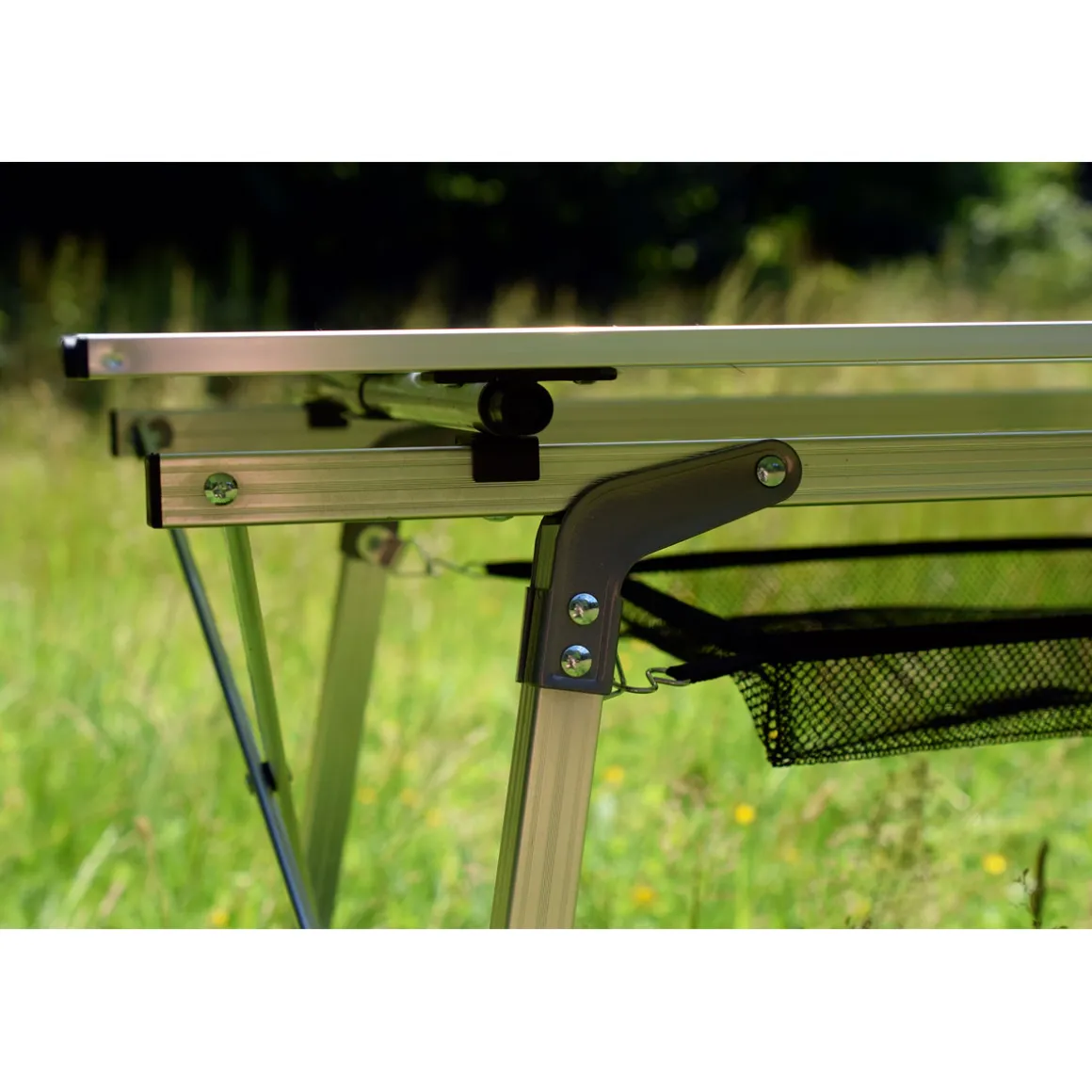 highfeld Klapptisch Campingtisch mit Ablagenetz