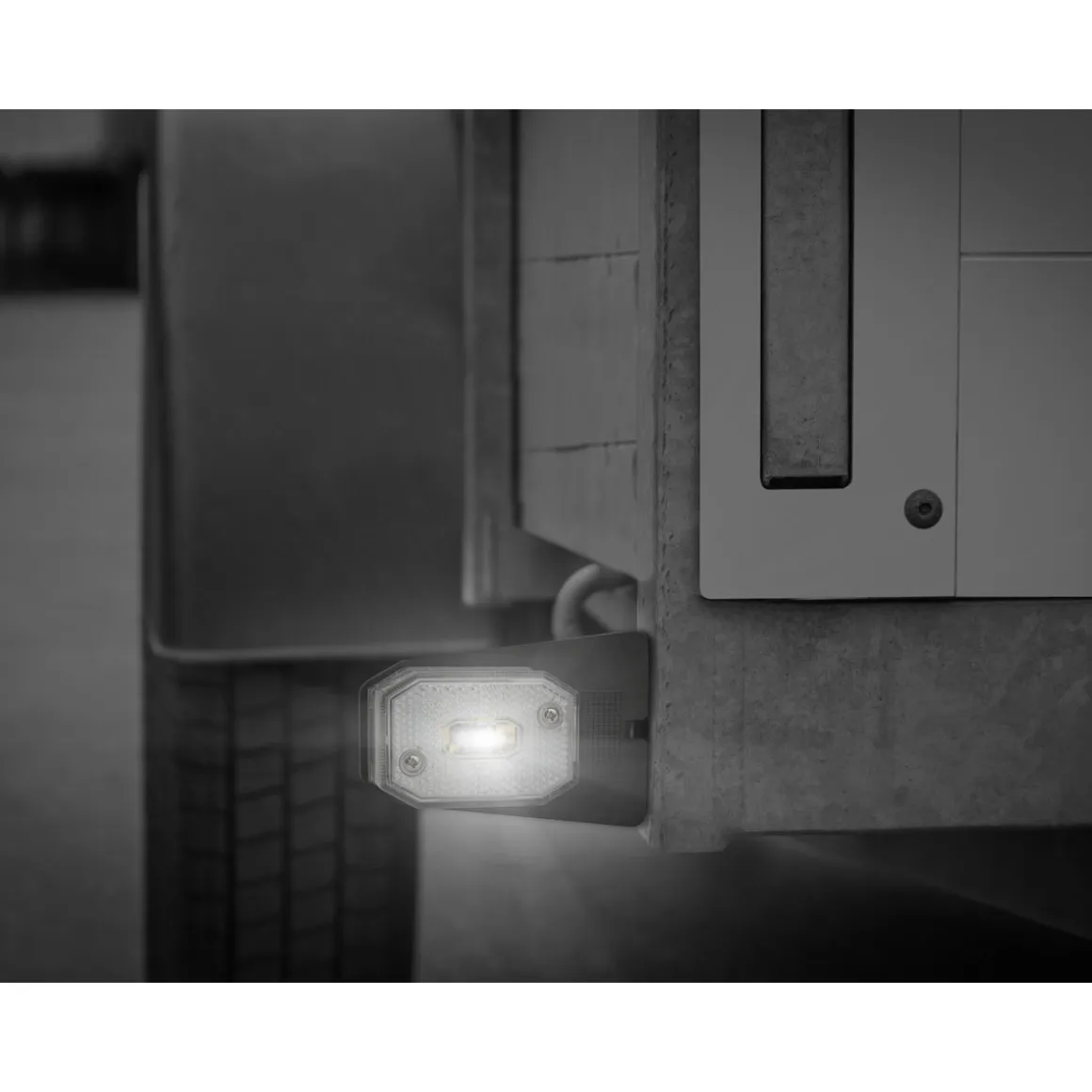 LAS 10122 Begrenzungsleuchte weiß mit Halter