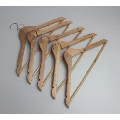 Peggy-Perfect Holzkleiderbügel mit Steg 5er Pack