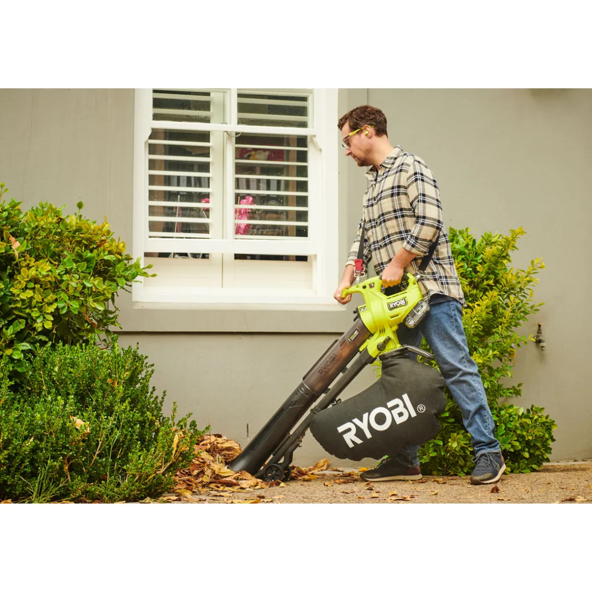 Ryobi Akku-Laubsauger/-bläser RY18BVXA-150 7,7 m3/min inkl 5,0 Ah Akku u Ladegerät