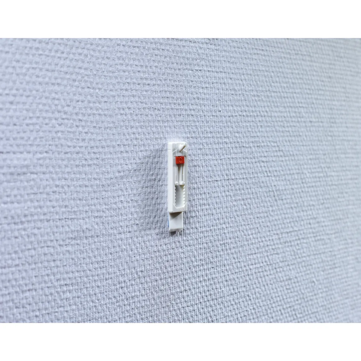 Tesa Klebenagel für Tapete und Putz 2 Stück Traglast 2 x 1 kg