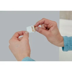 Tesa Klebeschraube für Mauerwerk viereckig 2 Stück Traglast 2 x 2,5 kg