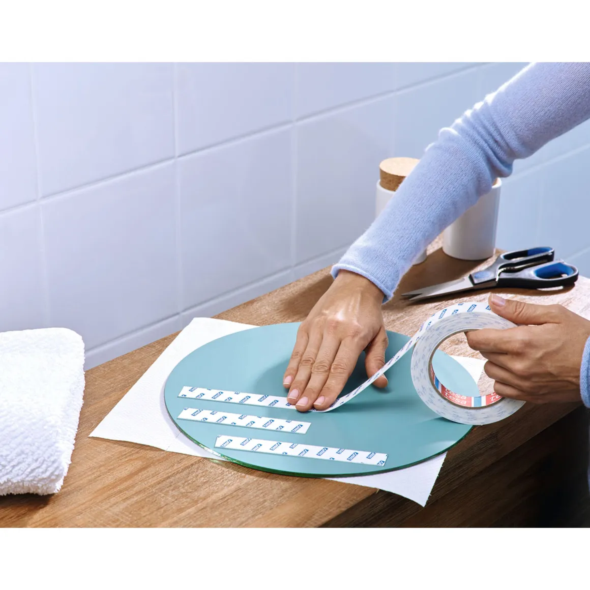 Tesa Montageband für Tapete und Putz 5 m x 19 mm Traglast 10 kg